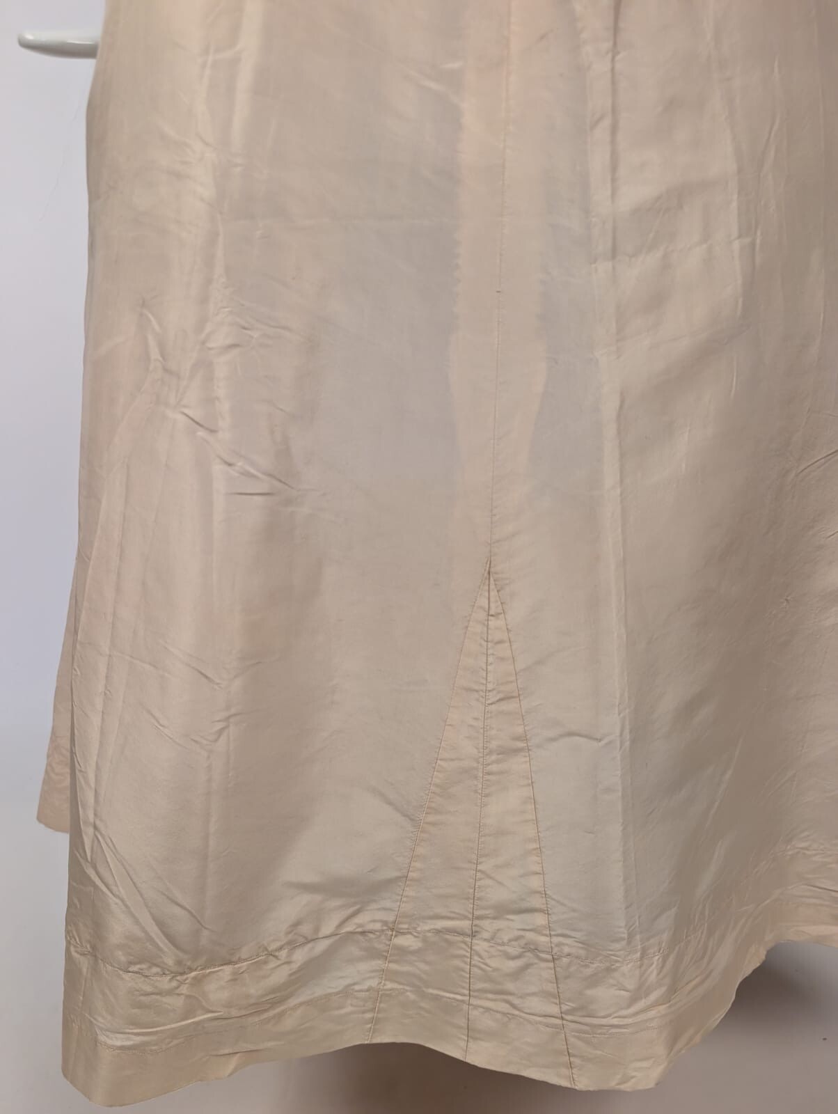 VICTORIAN 1890’S CRISP IVORY SILK TAFFETA SKIRT