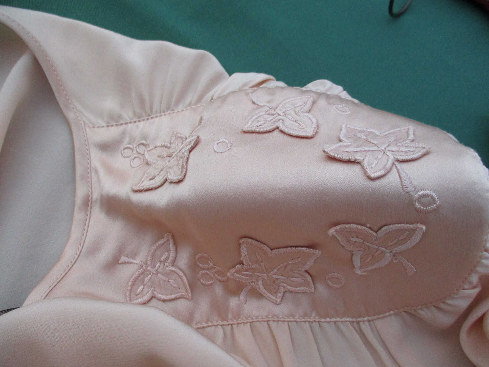 SSSSSSSSSSSSSSSSS Embellished 100% Silk Sheath Dress Vintage Size 14 Hong Kong