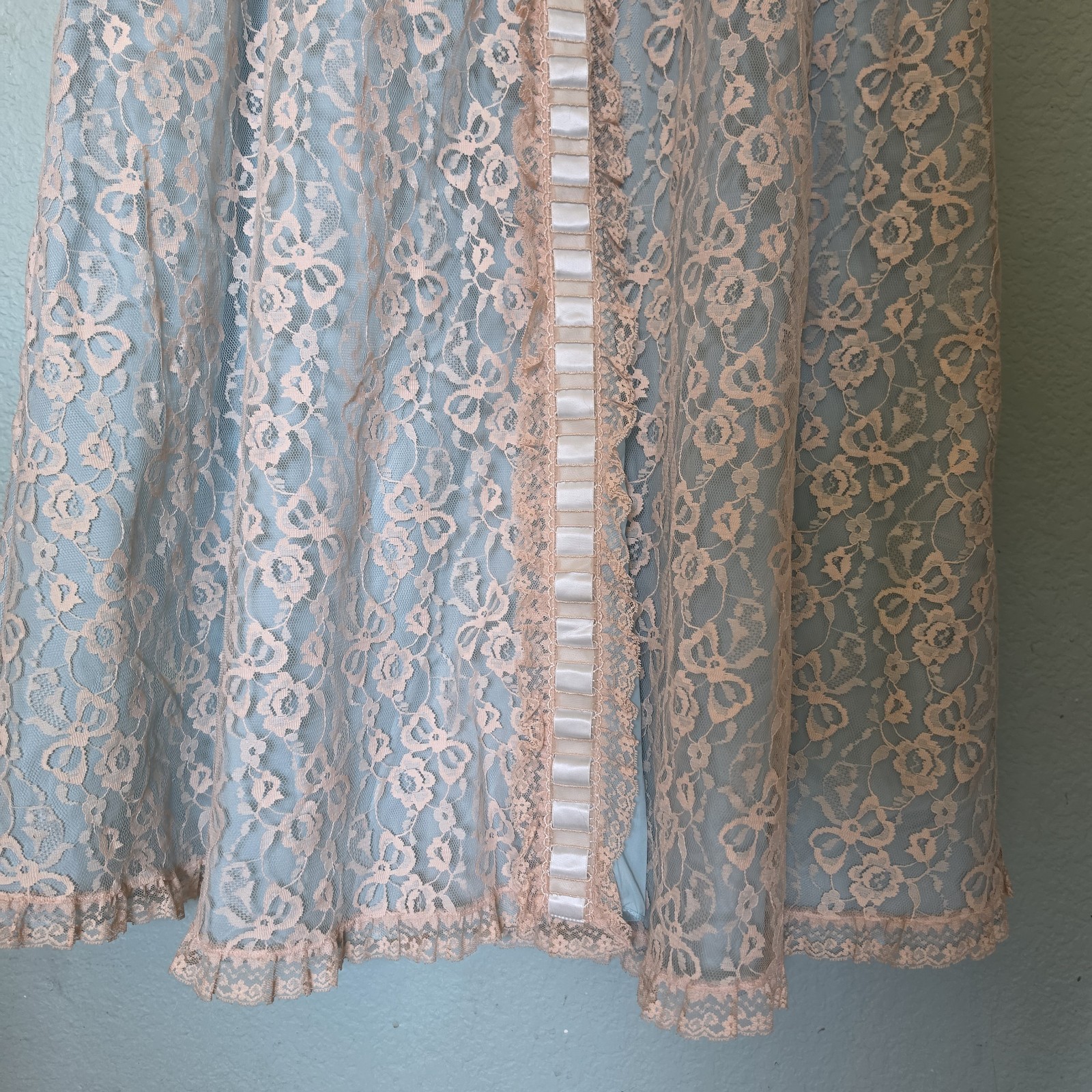 Odette Barsa Vtg Budoir Retro Lace Beige Blue Robe House Coat Dressing Gown Glam