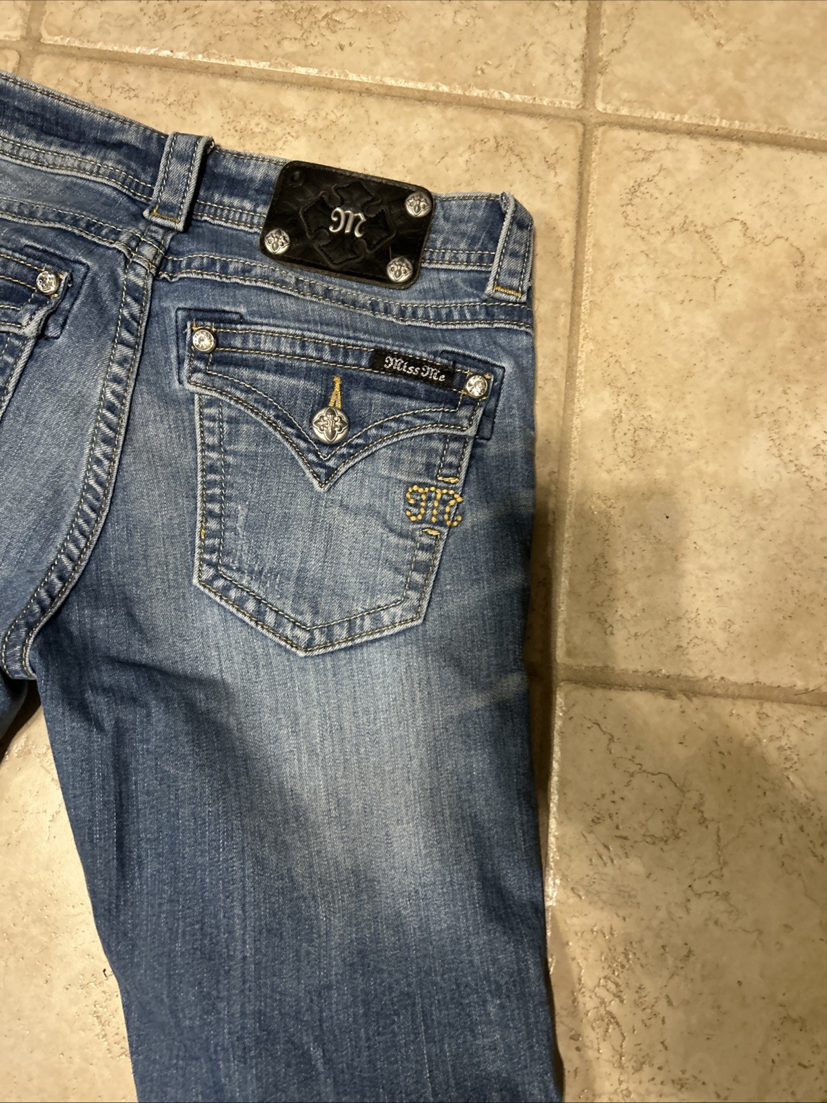 Miss Me Jeans Used Missing A Button On Back See Photos Size 25 Waste ￼