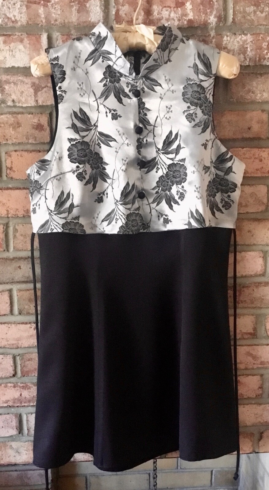 VTG &lsquo;BY CHOICE CALIFORNIA&rsquo; SZ 9 BLACK & SILVER SLEEVELESS DRESS W/OVERLAY USA