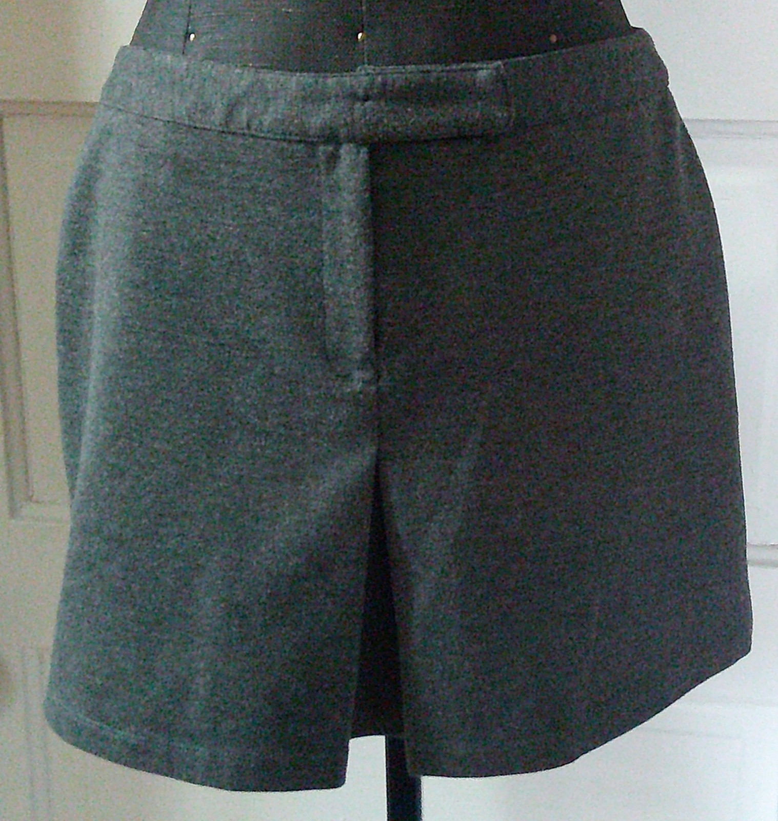 90&rsquo;s EXPRESS Gray Mini Skirt 3/4