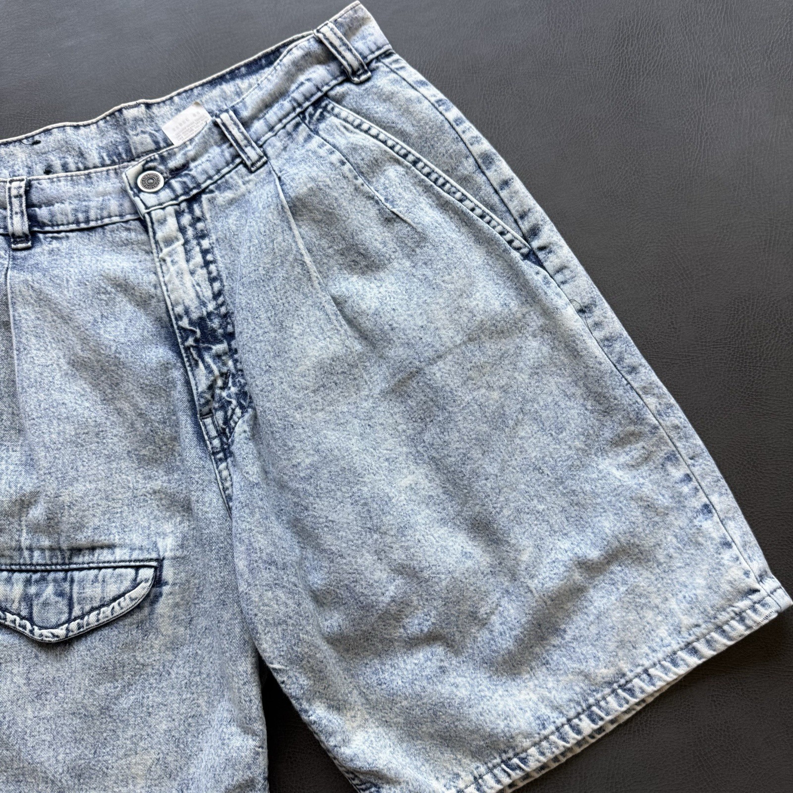 vintage 90s levi’s silver tab acid wash shorts size 30”