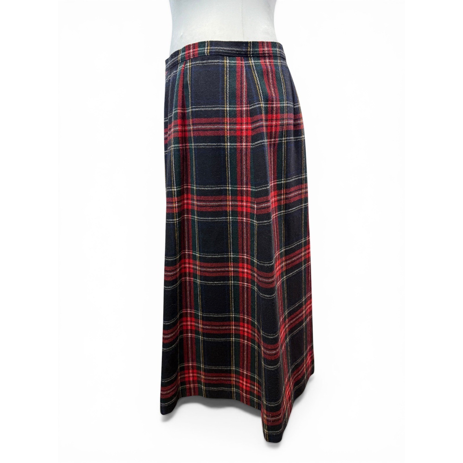 Pendleton VTG 70s Wool Knee Length Skirt size 8 Red Tartan Plaid A-Line USA