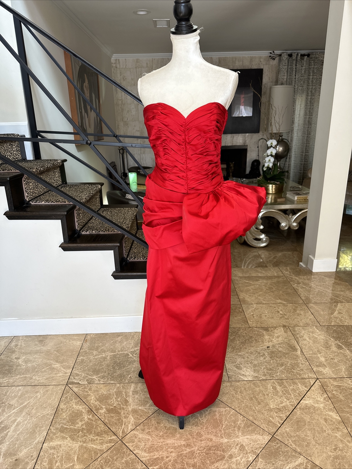 Vicky Tiel Rare Iconic 80s Red Silk Satin Boned Ruched Bustier Column Gown 4