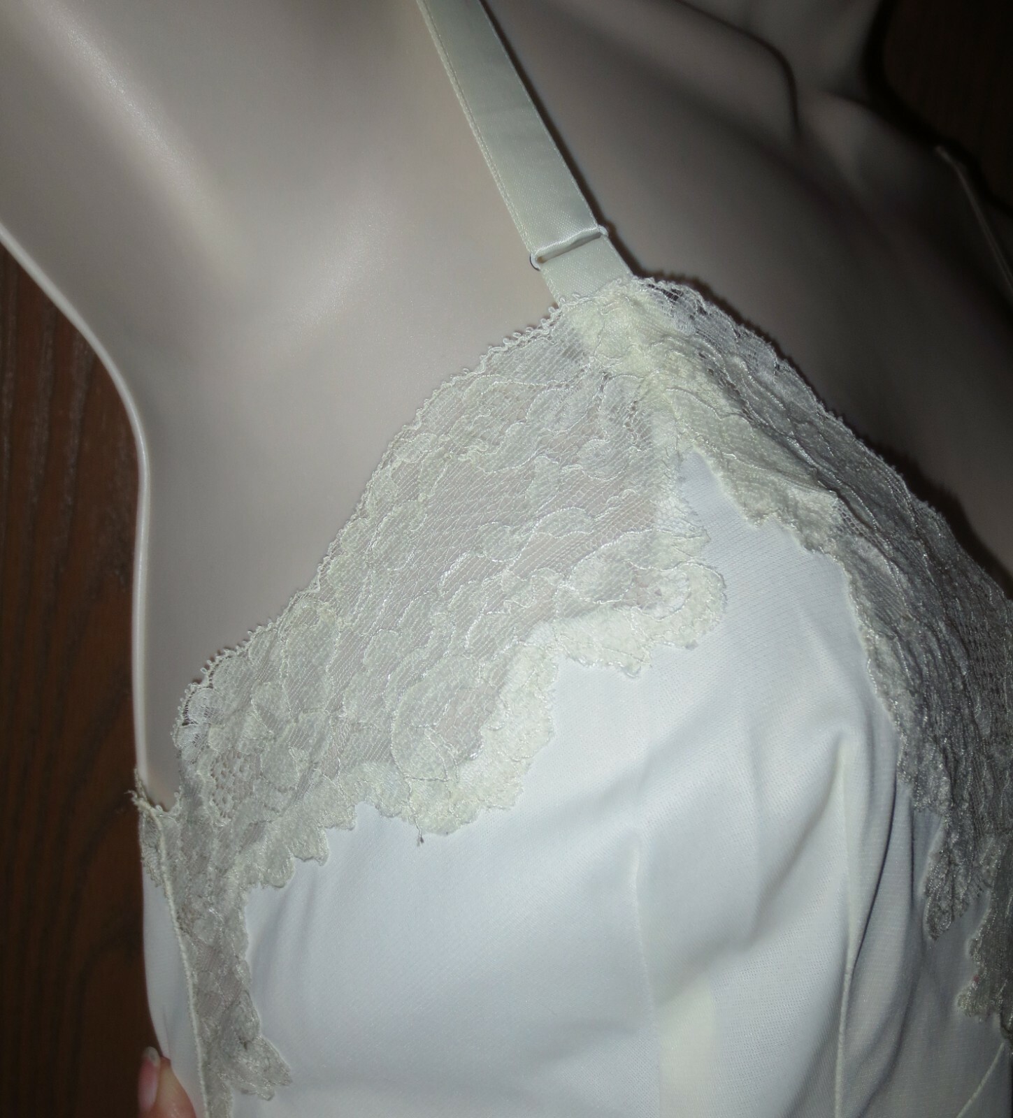 GOSSARD ARTEMIS IMAGE IVORY proportioned fit lingerie full slip 36 B MINT RARE