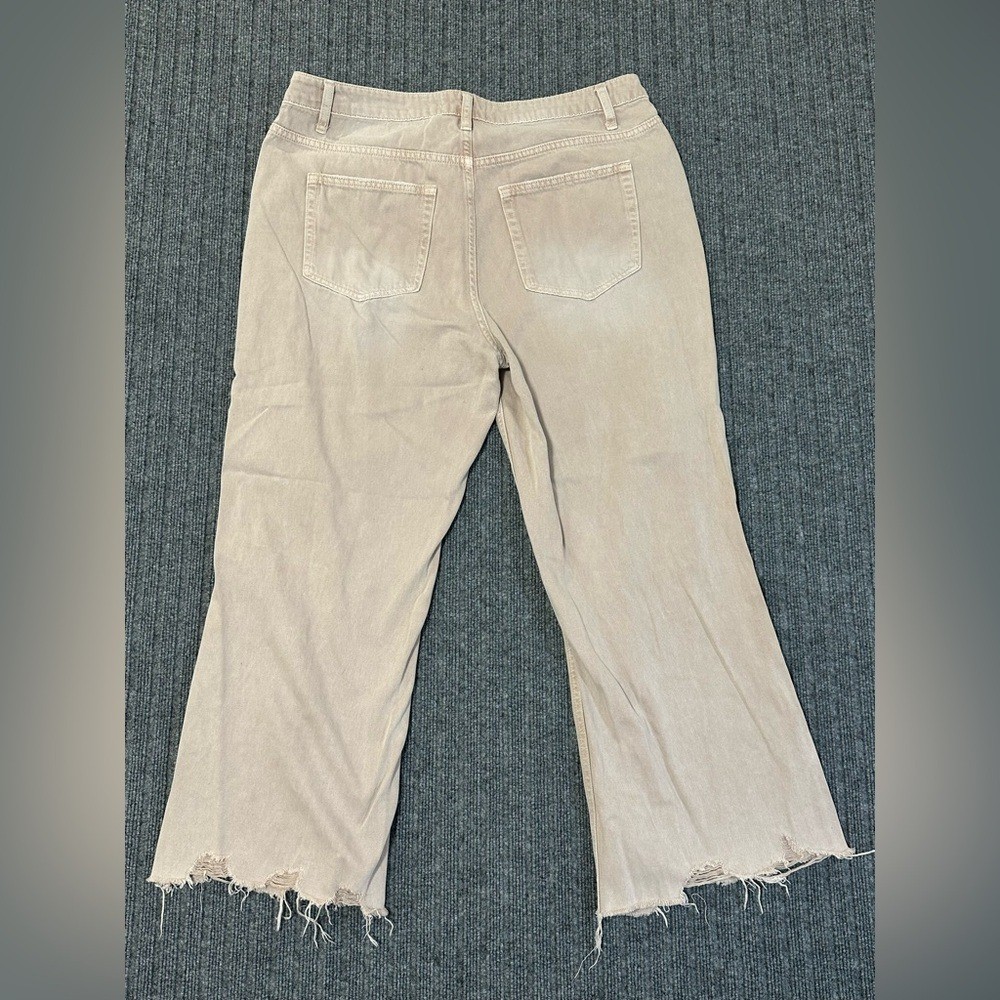 Vervet Cropped Distressed Jeans