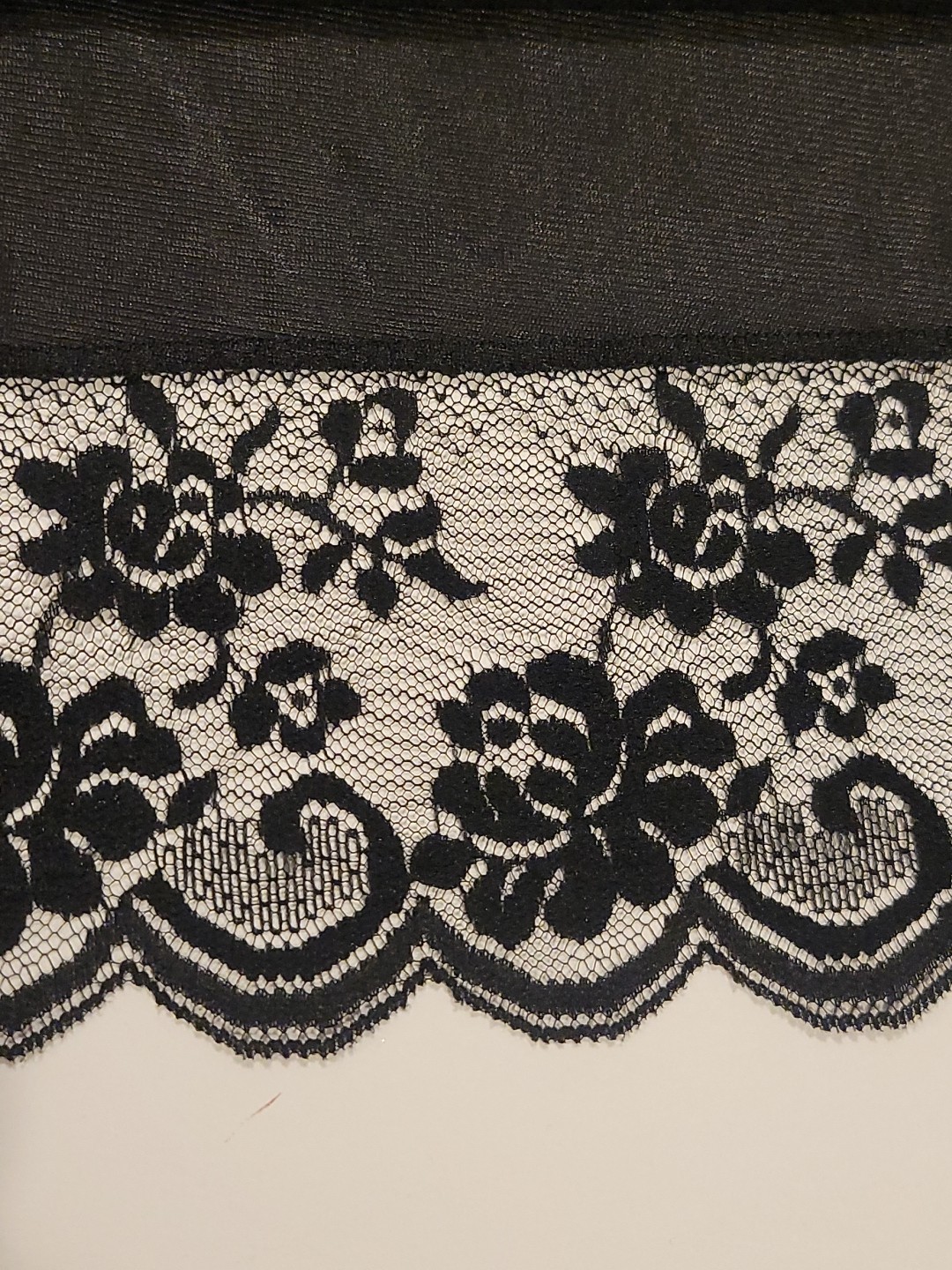 Vtg Maidenform Half Slip Chantilly Lace Hem Antron Nylon Black Union USA Sz L