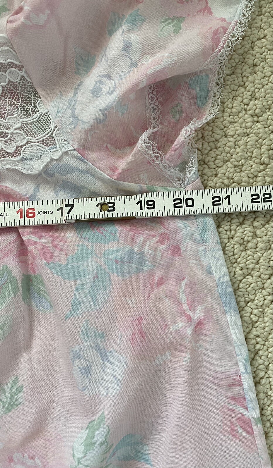 Vintage Miss Elaine Women&rsquo;s Floral Nightgown with Flutter Sleeves SZ M