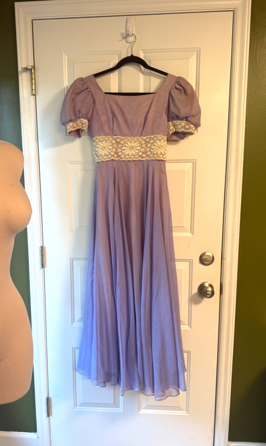 1970&rsquo;s Lorrie Deb Lilac and Lace Full Length Dress Size X-Small/Small