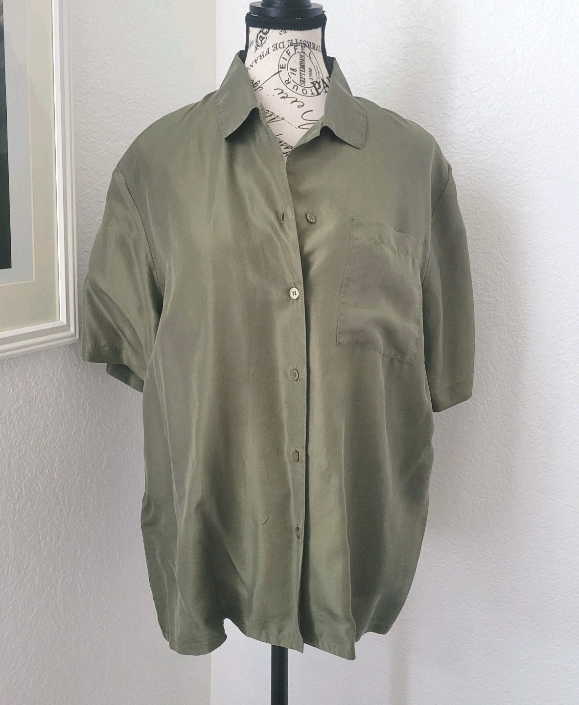 Vintage 100% Silk Olive Green Blouse Button Up Short Sleeve Size Medium