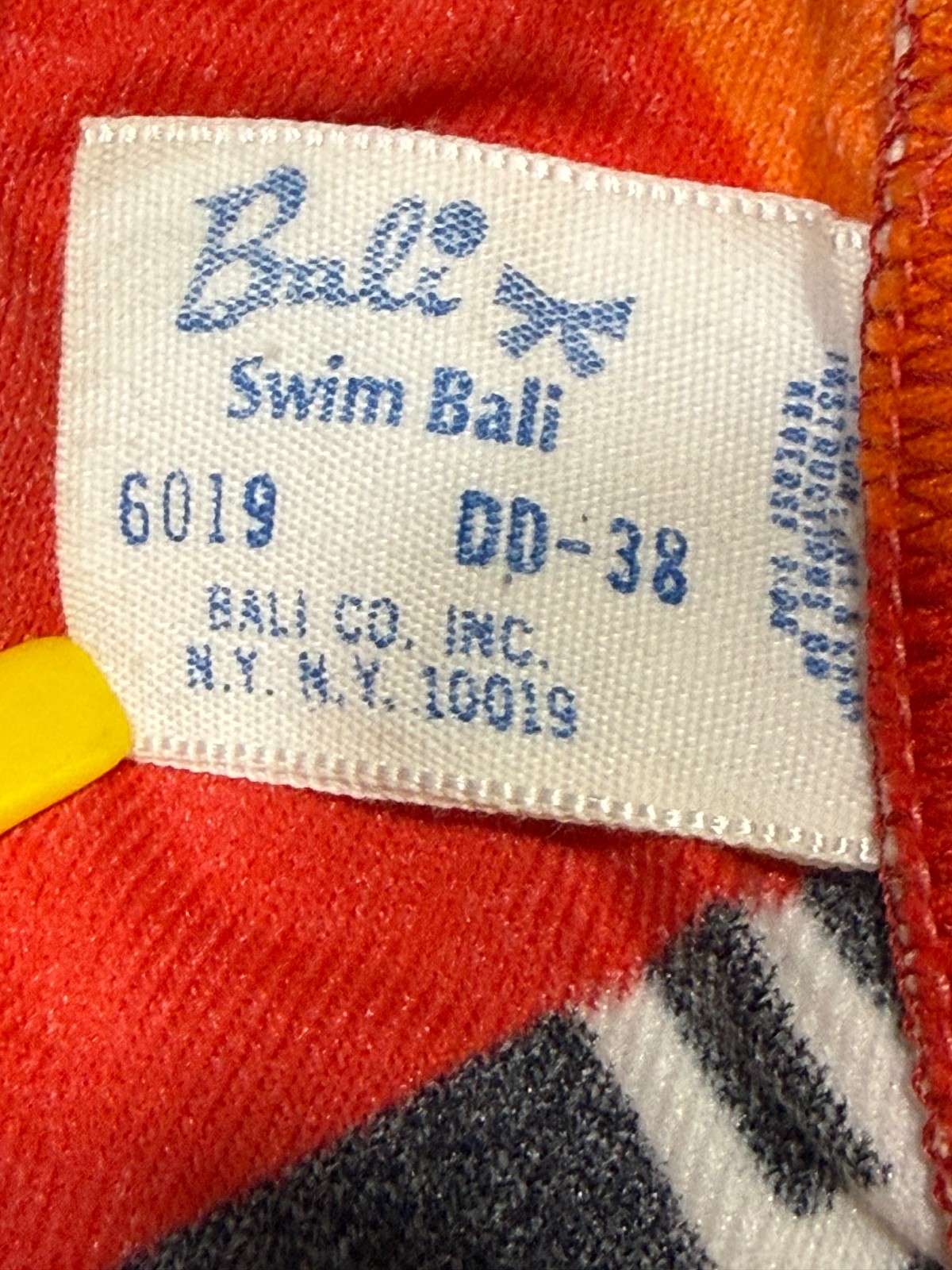 VINTAGE Bali Swim 60’s/70’s Abstract Graphic Bikini 38 DD/Large Union Made USA