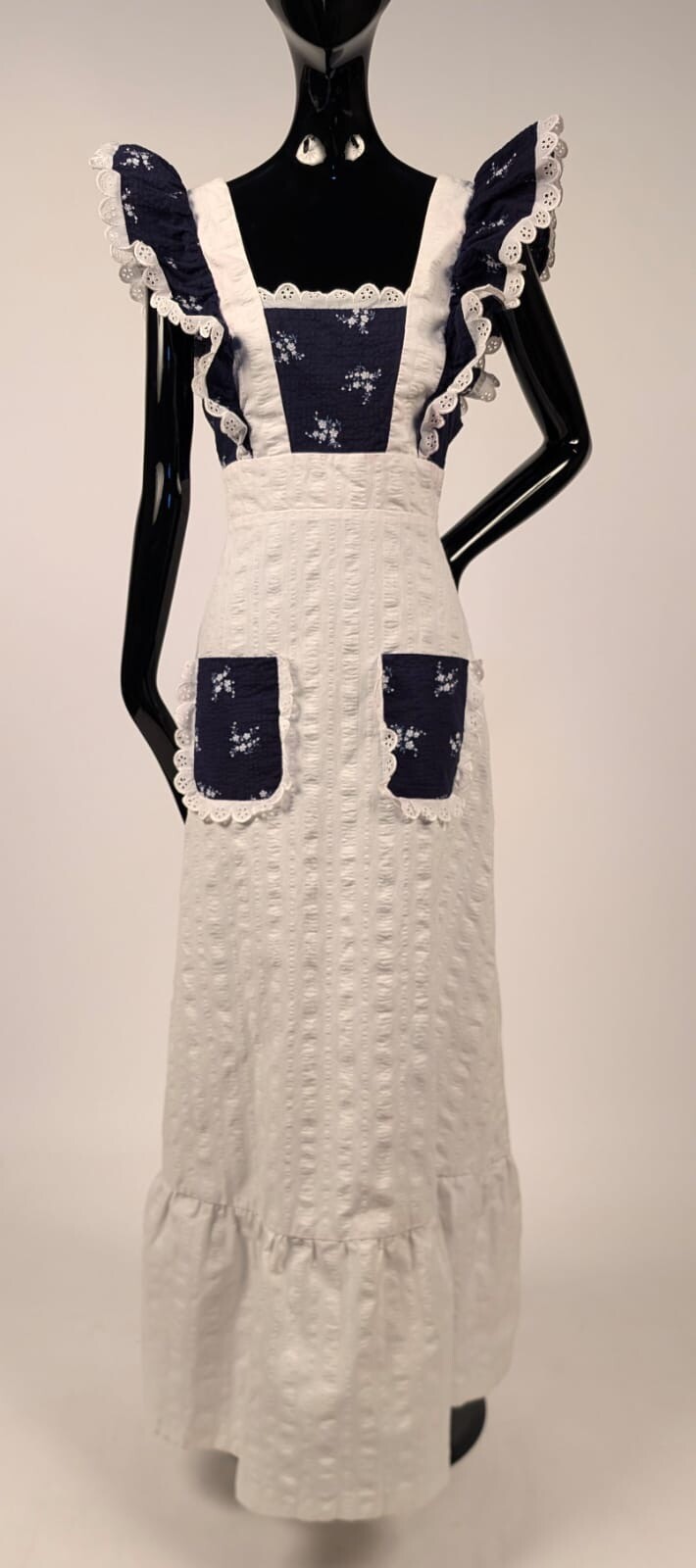 1970’S YOUNG EDWARDIAN LONG PINAFORE DRESS W FLORALS