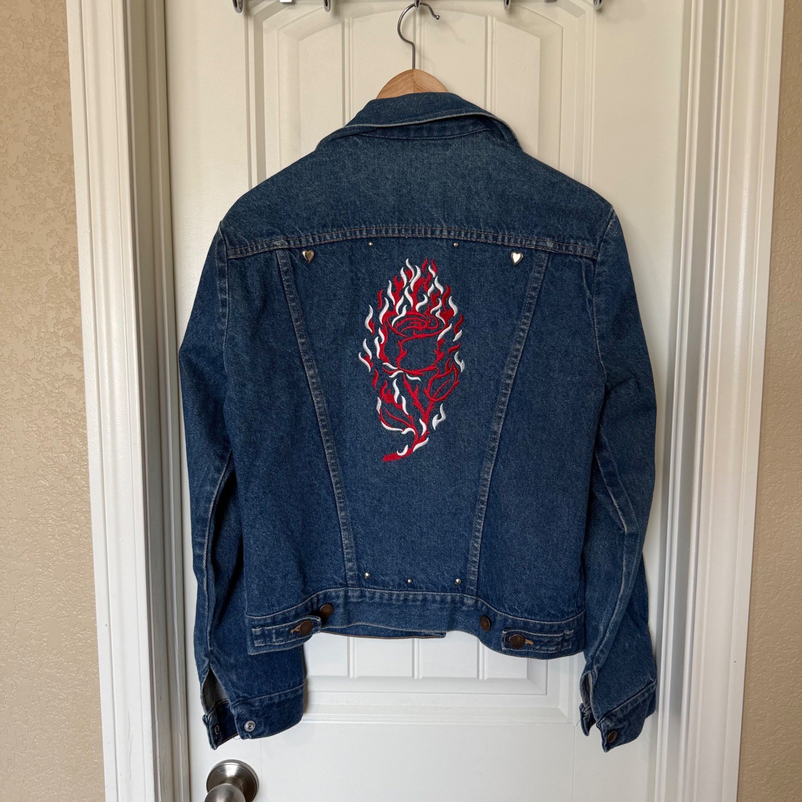 Rustler Denim Jacket Women Medium Blue Exc. Studded Embroidered Flaming Rose