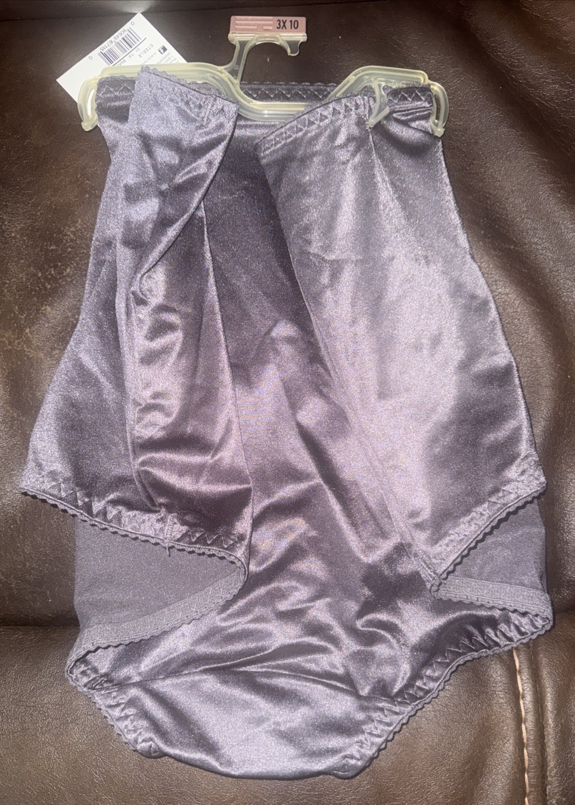 3X/10 Vassarette Undershapers Light Control Panties Second Skin Satin NWT Steele
