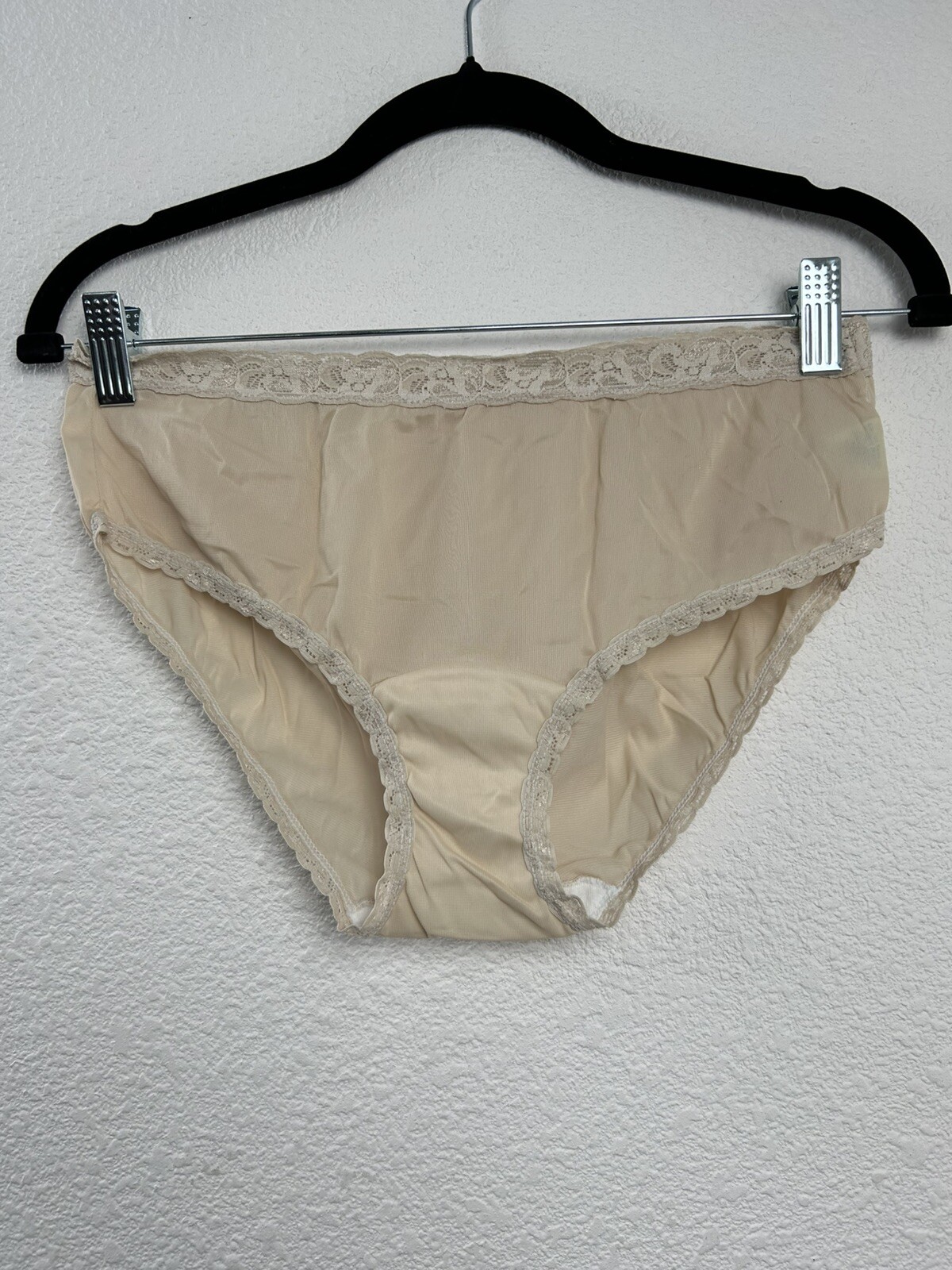 Vintage Dixie Belle 100% Nylon Lace Trim Bikini Panty Panties Briefs Beige Sz 6