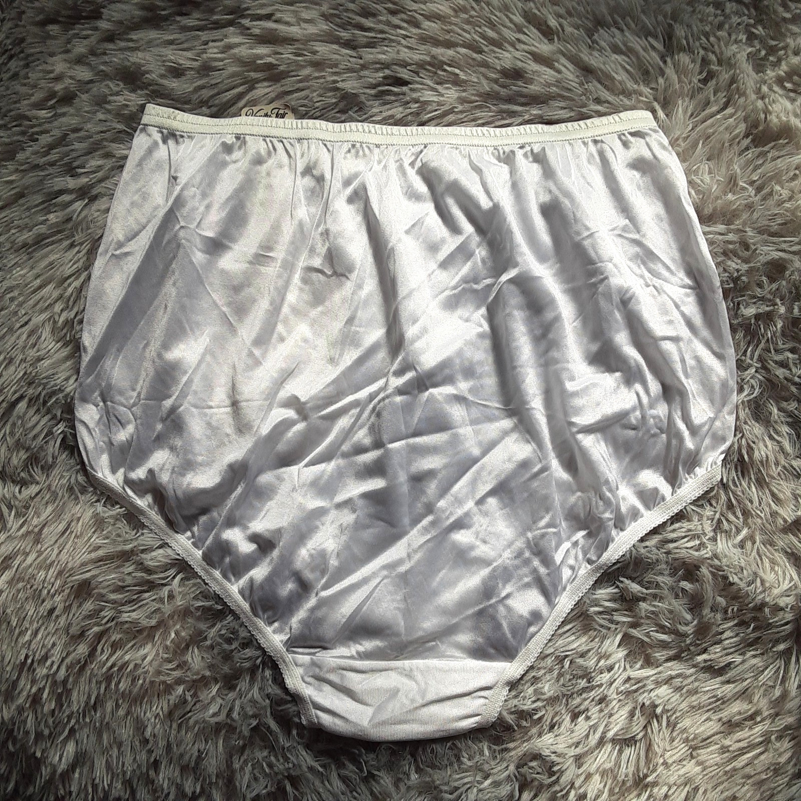 Vanity Fair Shiny Nylon Granny Panties Size 6 White Ravissant NWT Cotton Gusset