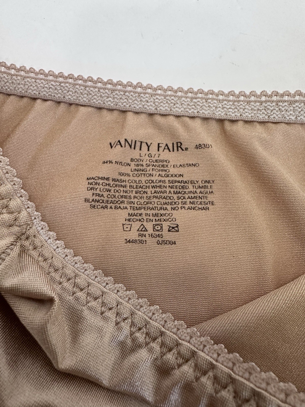 Vanity Fair beige Satin Second Skin Shaping Panties Sz 7 L Brief 48301