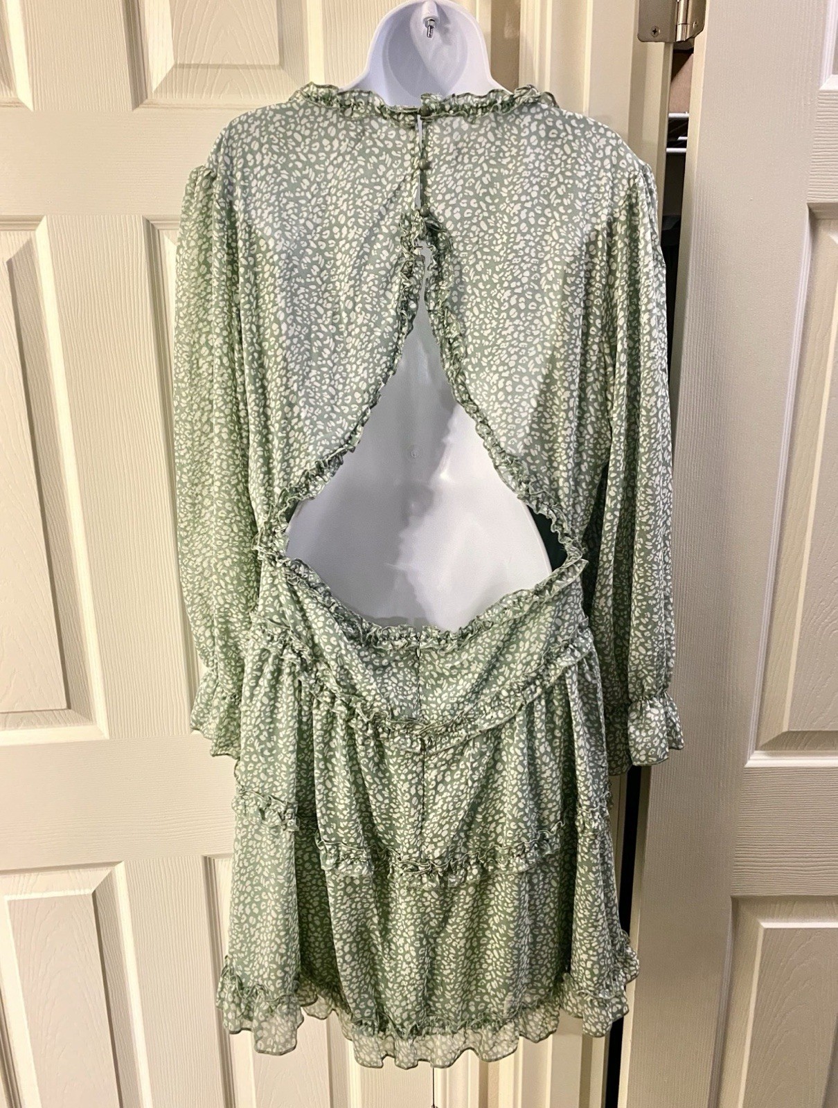 Green/White leopard spot Ruffle V-Neck Long Puff Sleeve Dress, Size L