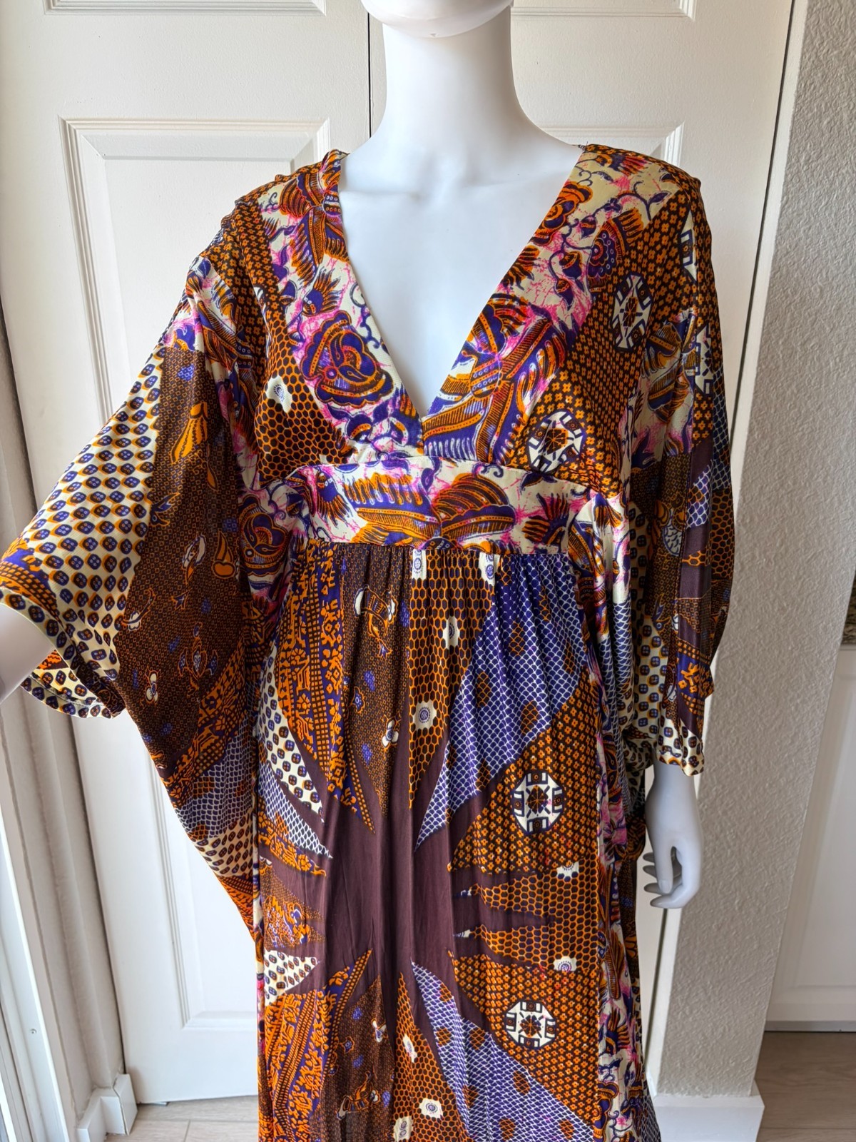 Vintage 70&rsquo;s Colorful Pattern Kaftan Maxi Dress