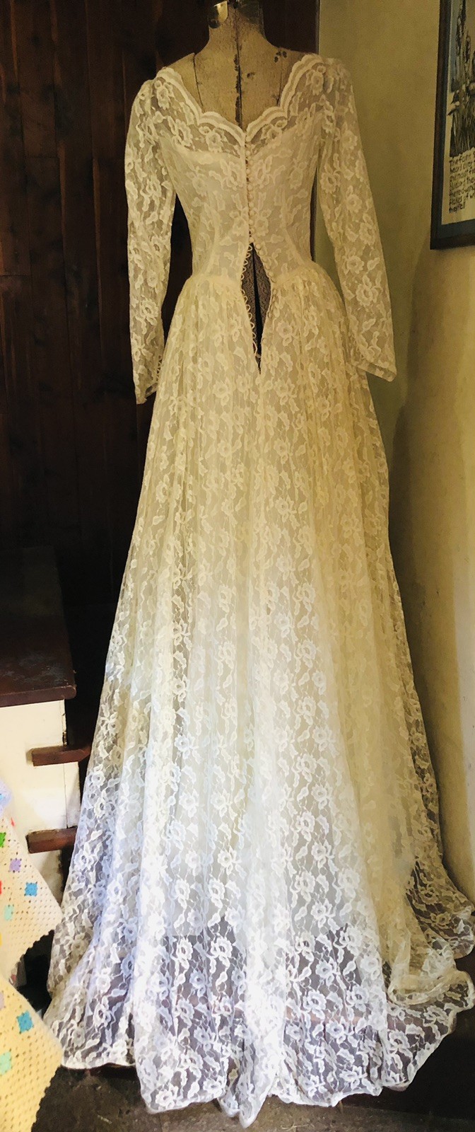 Vintage 1950’s Lace And Tulle Crème Puff Wedding Gown Dress 34-26-60