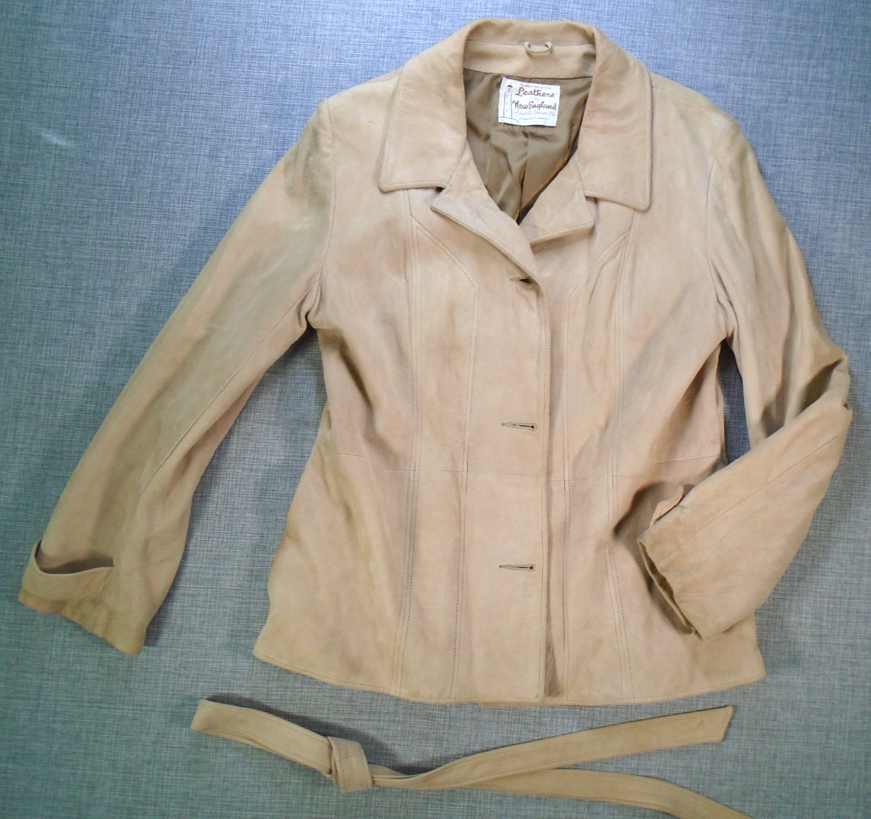 Leathers by New England Women&rsquo;s Jacket Vintage 19&Prime; x 25&Prime; Made in USA, Has Wear