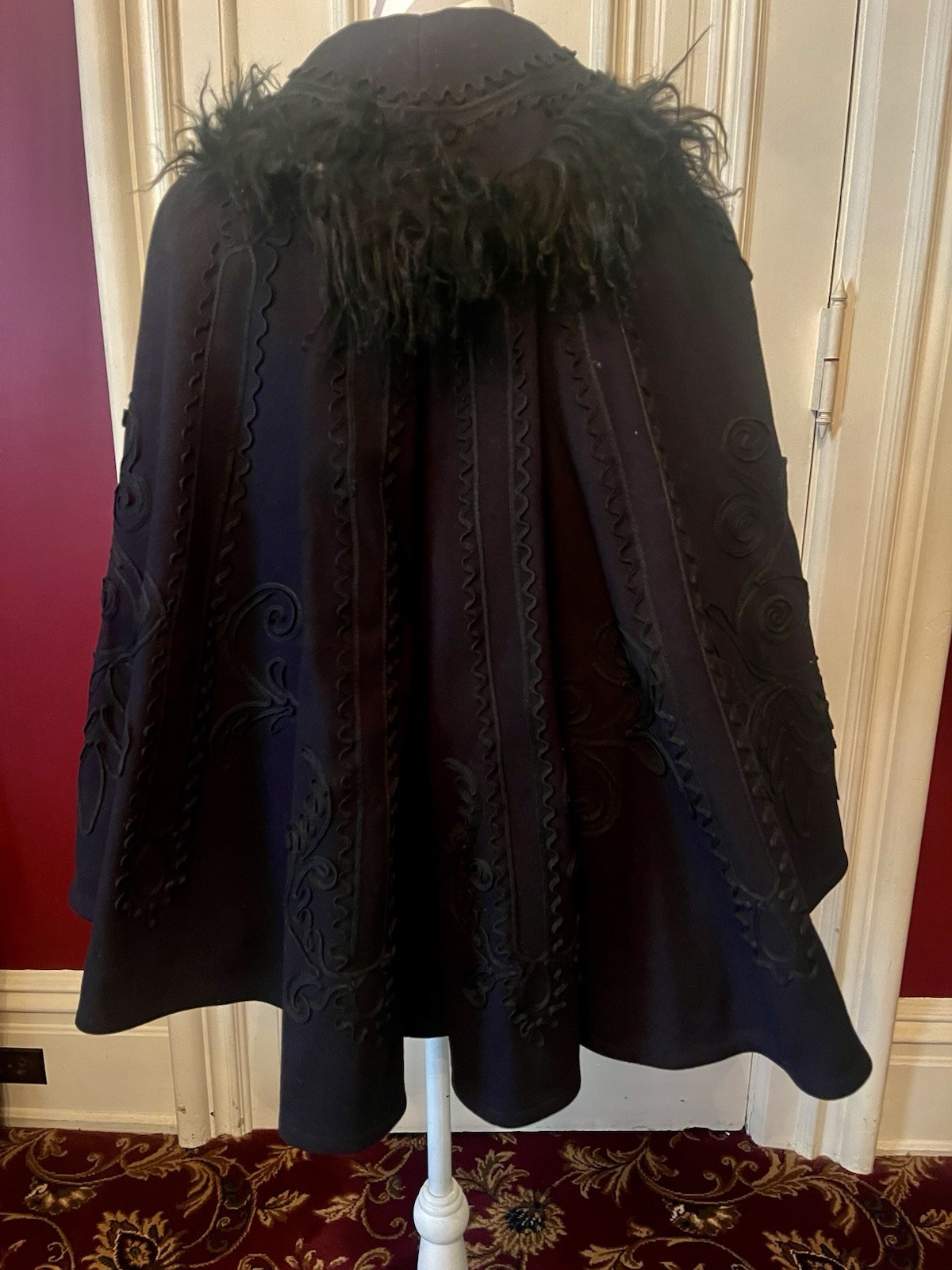 Antique Black Victorian Heavy Wool Cape Soutache Embroidery Feather Collar