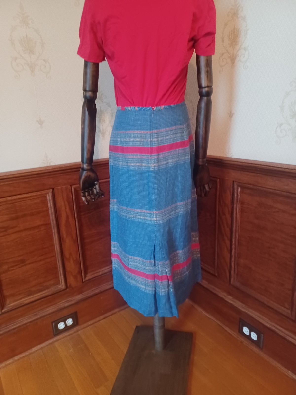 Vintage 80s/90s Barney&rsquo;s of New York Blue Linen Pencil Skirt, Made in Italy