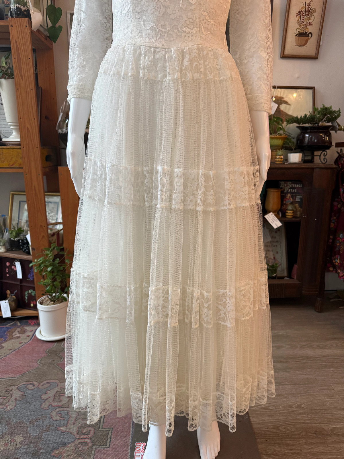 1950s Ivory Lace Tea Length Wedding Dress