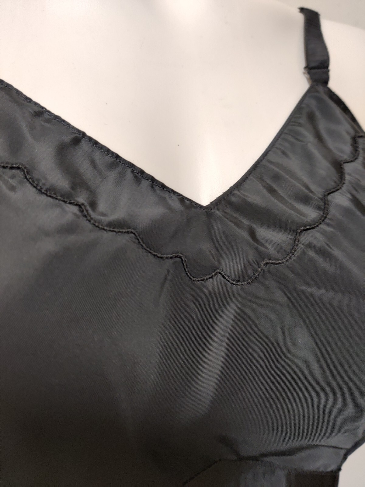 Vintage Sears Side Zipper Polyester & Nylon Black Dress Slip Size 34 Short EUC