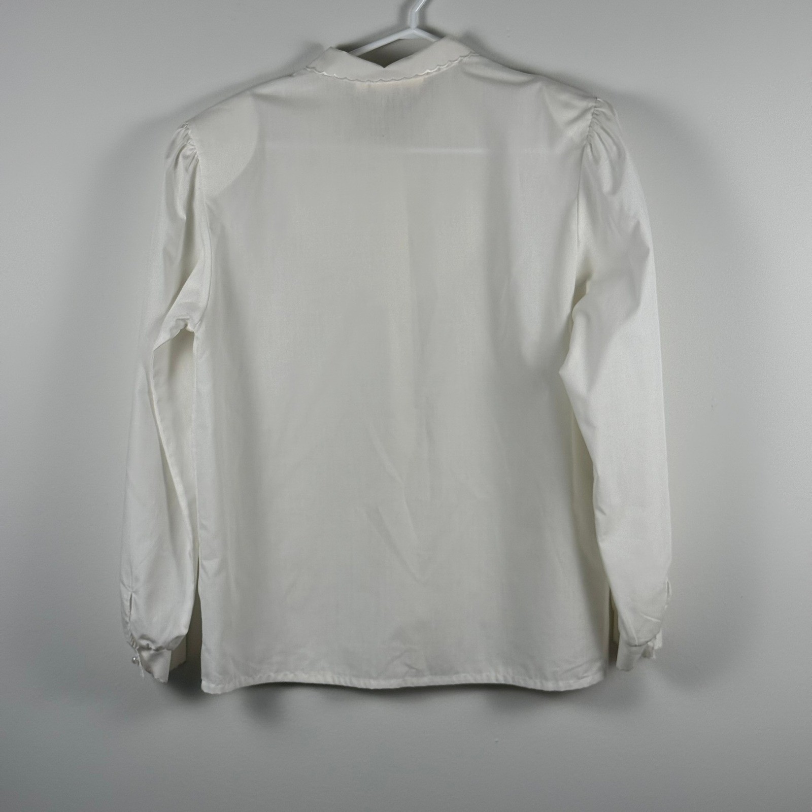 Perspective Classic Classique Vintage White Lace Bib Pearl Button Blouse Medium