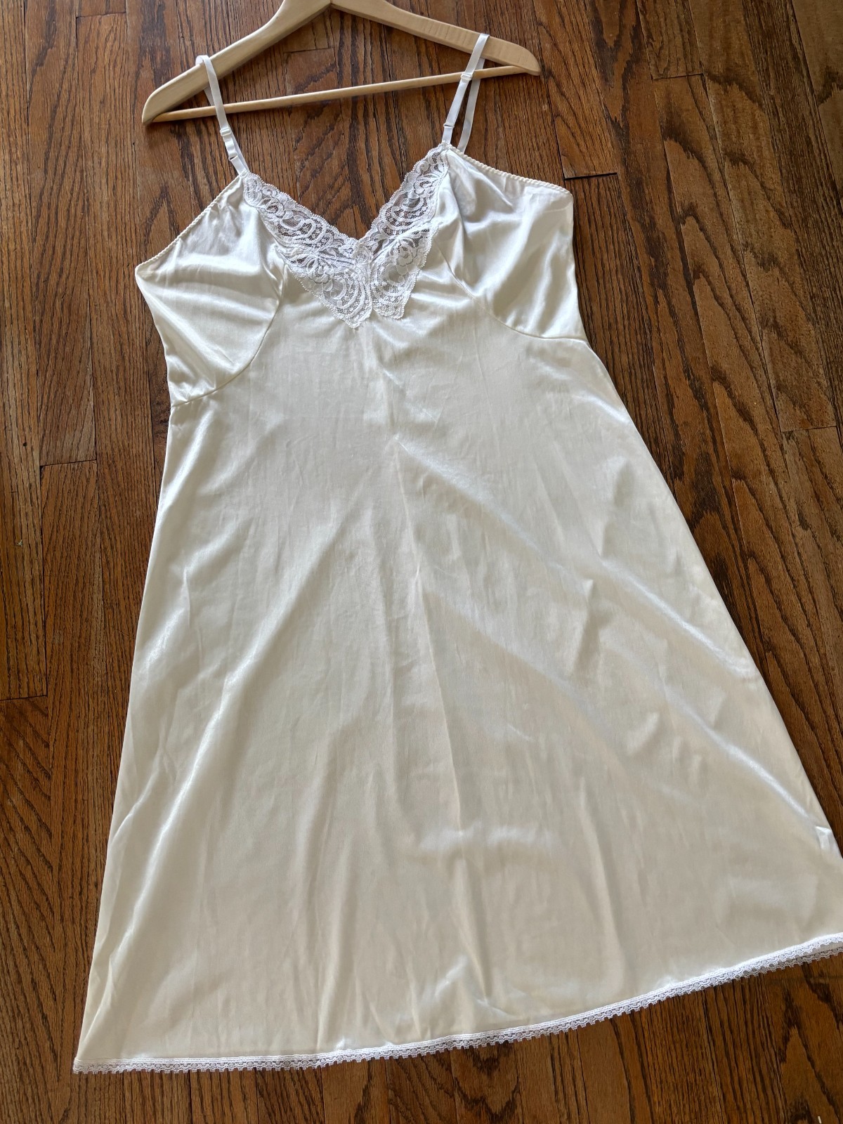 Vintage Adonna Ivory Cream Lingerie Short Chemise Slip Dress Nylon Made USA 40