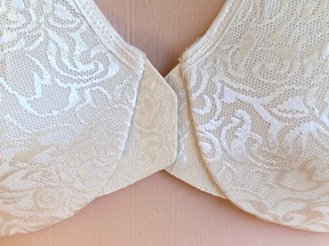 1024 BREEZIES 34C Ivory Front Closure Smoothing Back Underwire Bra #6082