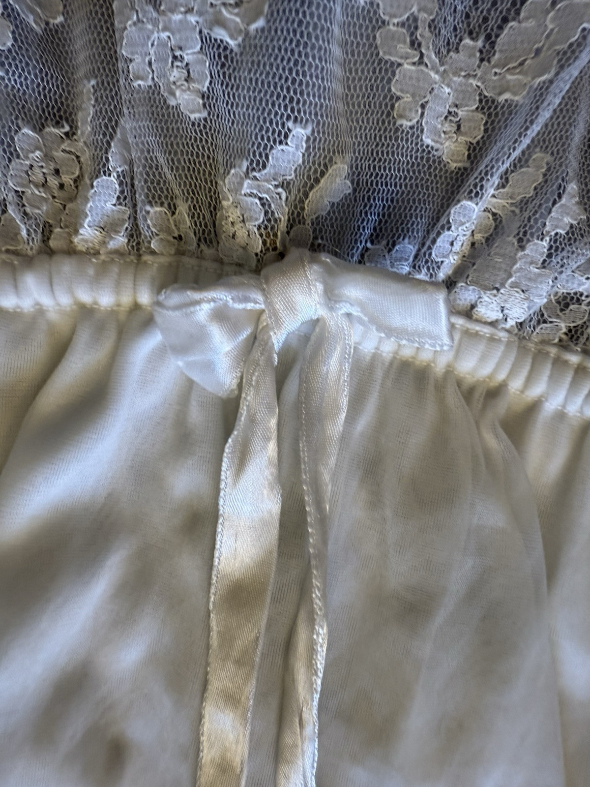 Miss Elaine Vintage Long Nylon & Lace Trim White Layers Nightgown Bridal Small?