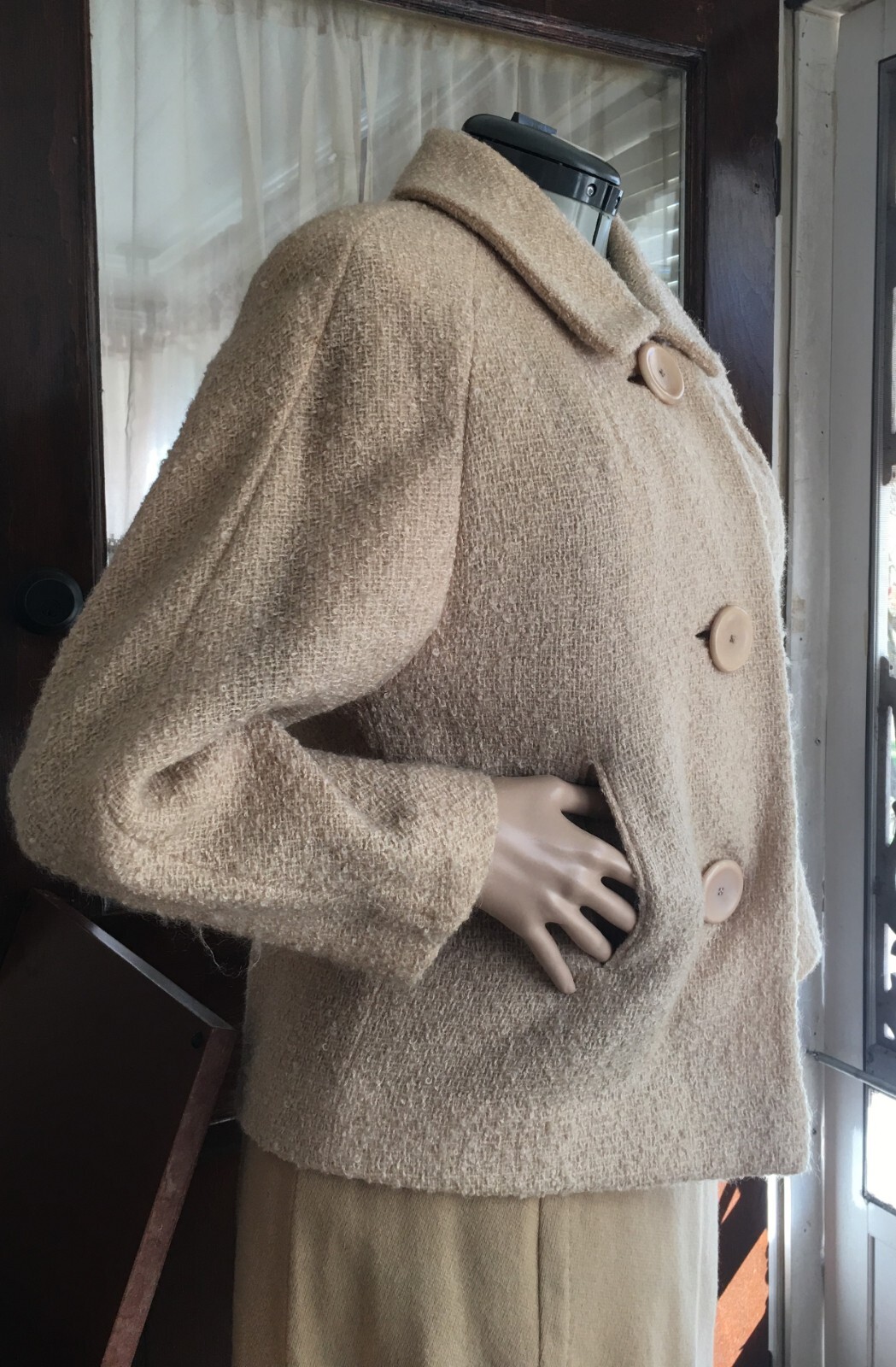 1940s Malwin Ivey&rsquo;s L Textured Wool Oatmeal Swing Box Suit Jacket Fully Lined