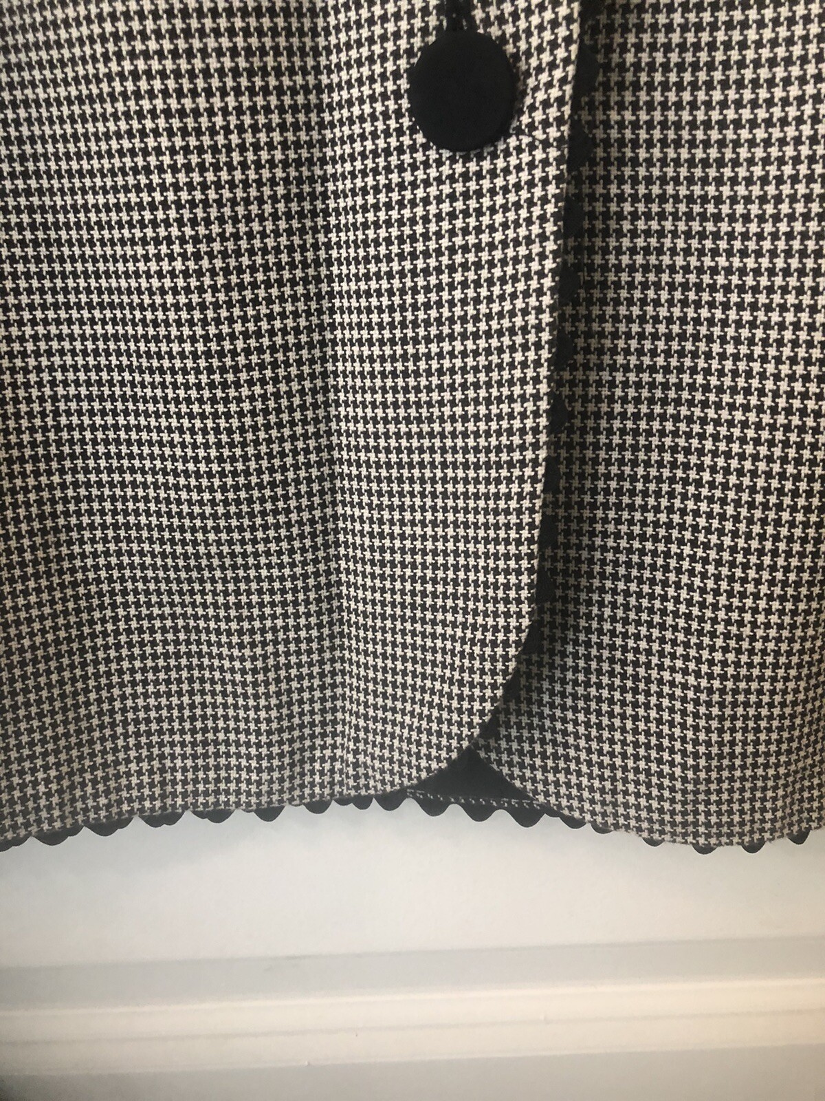 Vintage 1980s CULLINANE 2 Piece Suit With Ric-rac Trim B/W Houndstooth Size 8