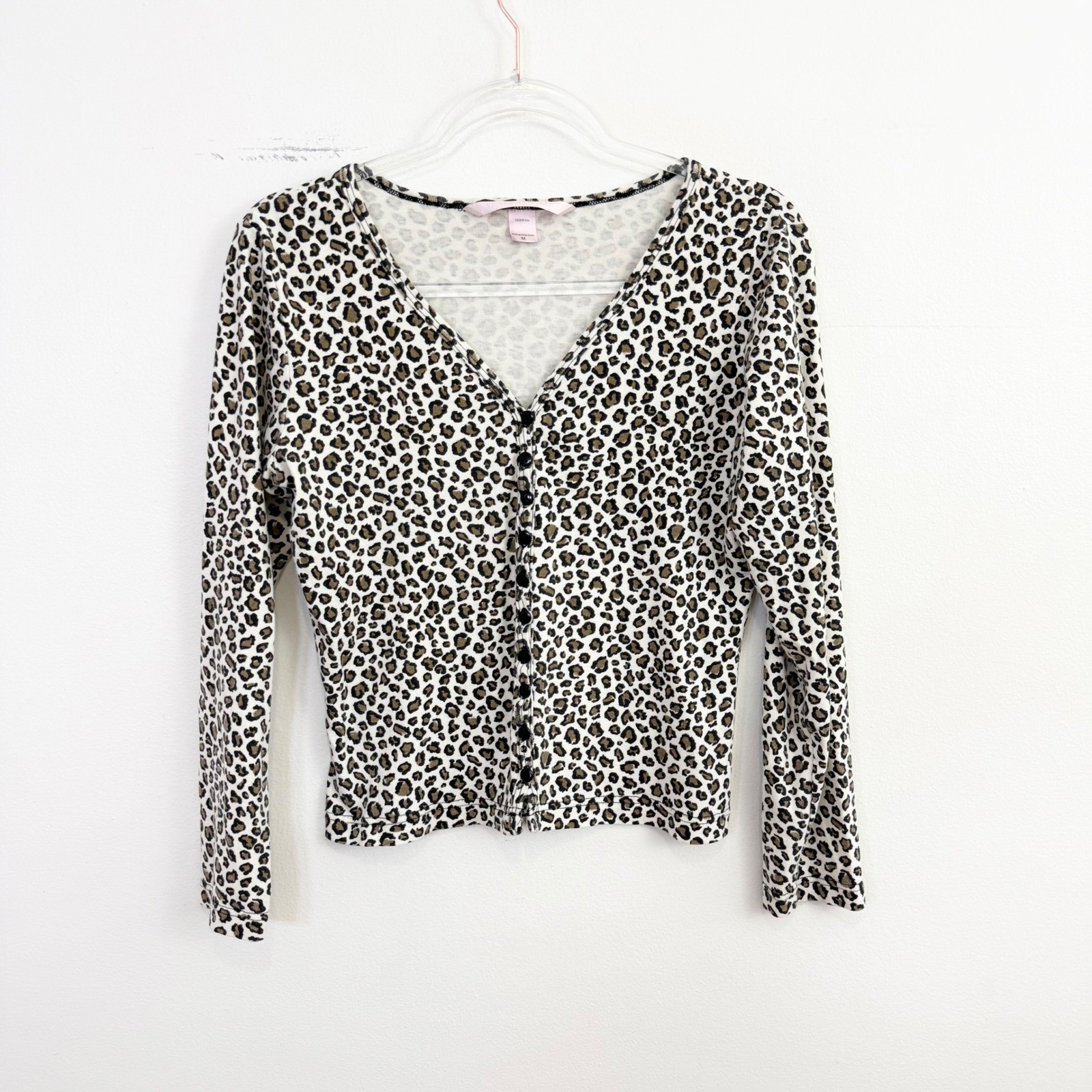 Vintage Y2K Victoria&rsquo;s Secret Leopard Print Button Front Long Sleeve Top Medium