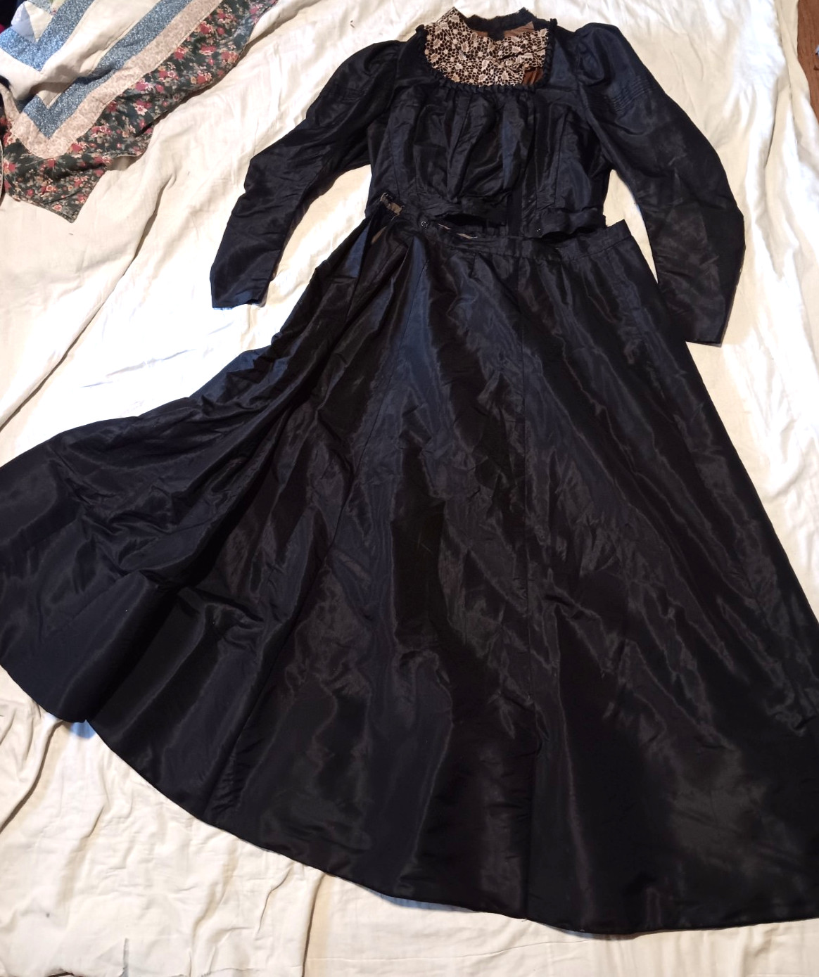 Antique 1880’S BLACK Boned BODICE HANDMADE LACE FRONT Skirt Edwardian Victorian