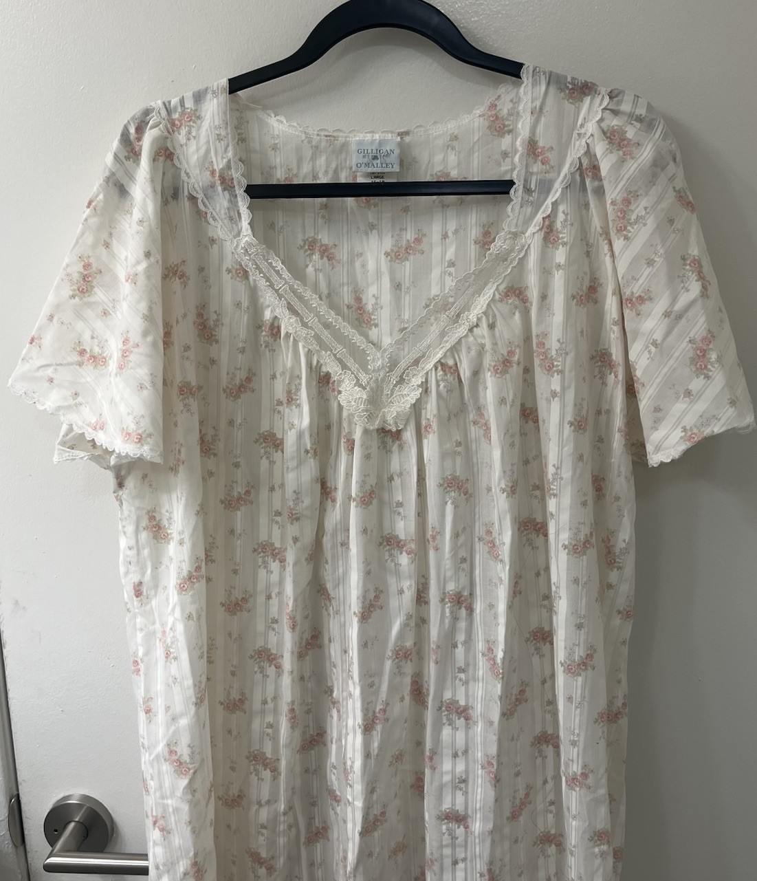 GILLIGAN O&rsquo;MALLEY Floral Night Gown Light Weight Short Sleeve SIZE Large 16-18