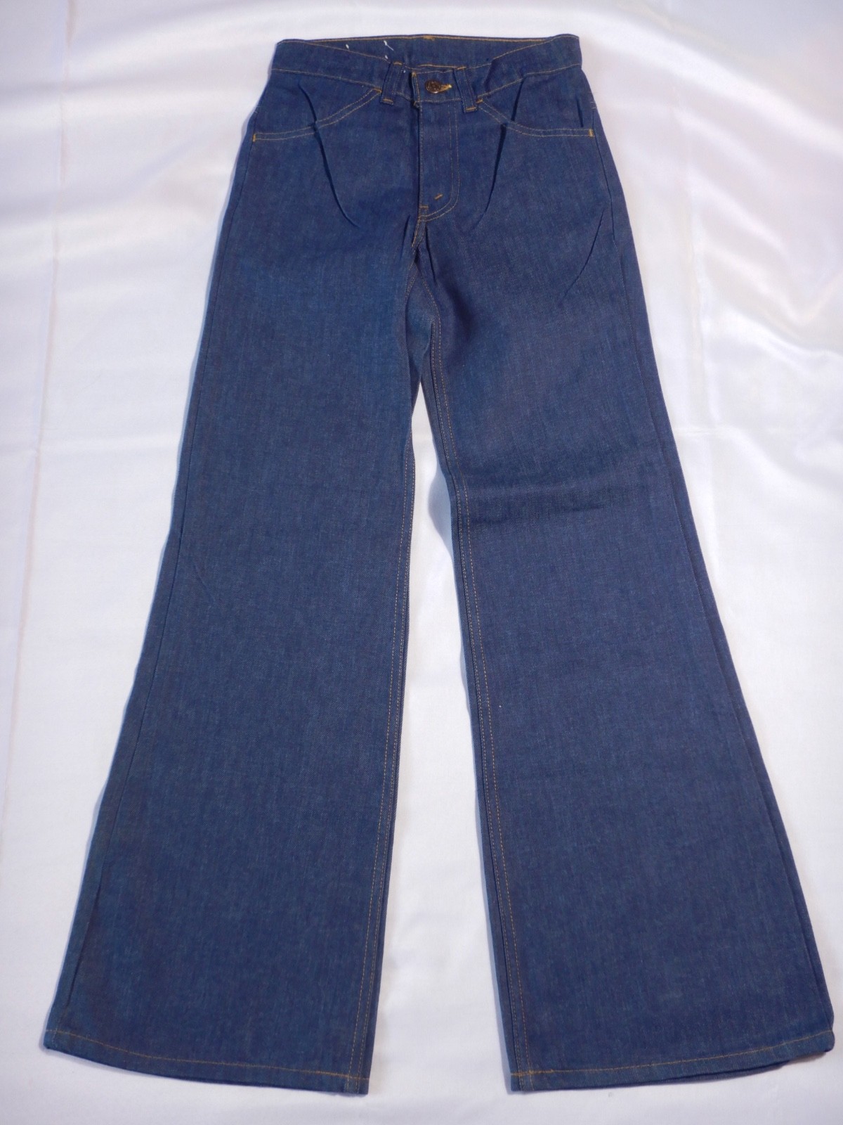 Vintage DEADSTOCK 1970s Levi&rsquo;s 664 Flare Bell Jeans MADE IN USA 26 X 32