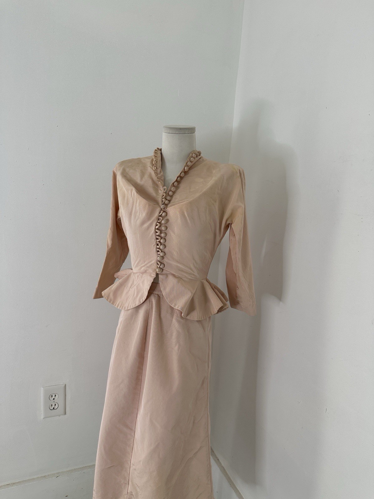 Vintage 40s Mary Muffet Pink Peplum Victory Suit As Is AMAZING