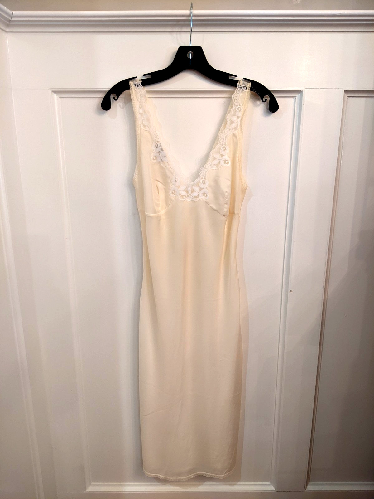 Vintage Lady Lynne Neiman Macus Ivory Nightgown/Slip Size 32 Tall