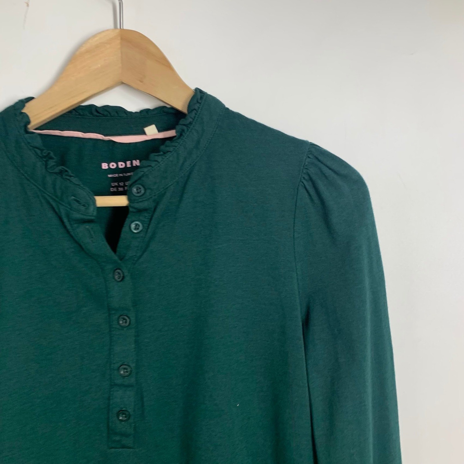 Boden Womens Forest Green Ruffled Henley Top Long Sleeve Puff Shoulder Size US 8