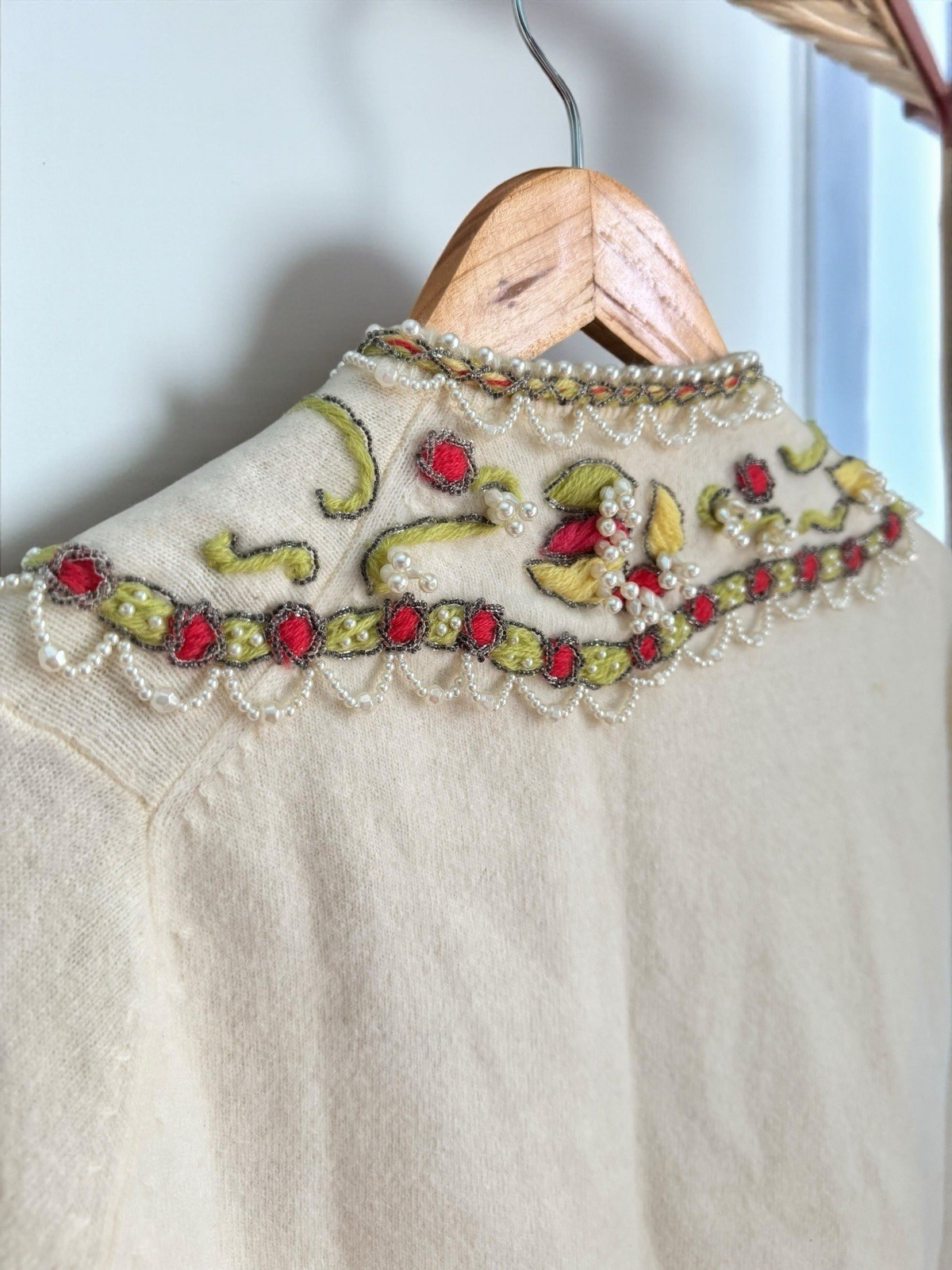 Vtg Burdine’s Sunshine All Over Beaded Ivory Cardigan Sweater Lambswool 36 Small