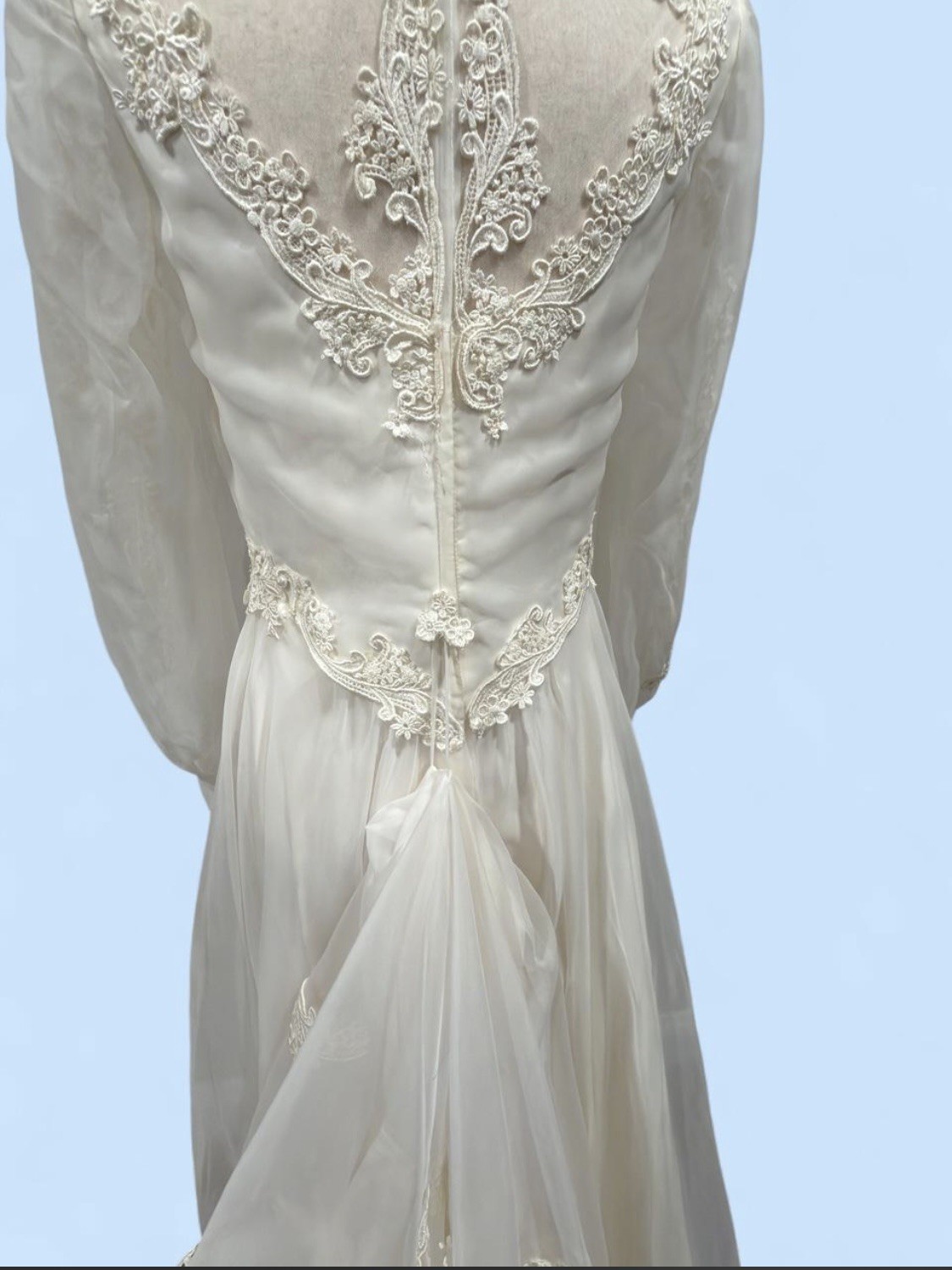 Vintage 1970s ILGWU Union Made Off-White Wedding Dress Pearl Applique Train