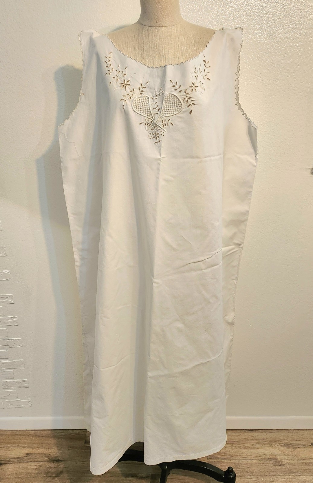 Vintage Cottagecore White Embroidery Sleeveless 3XL Sleep Dress Gown
