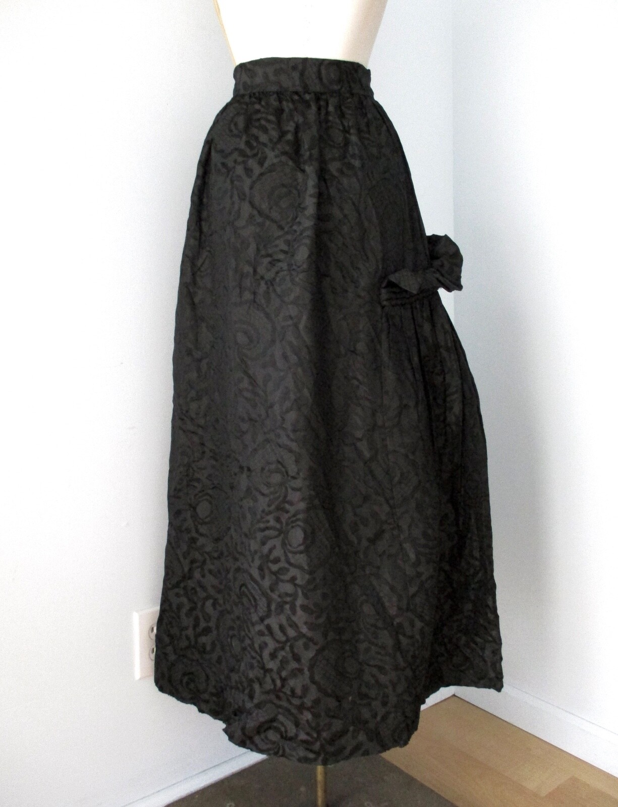 Antique Victorian black patterned taffeta long skirt ruffle embellishments 30 in