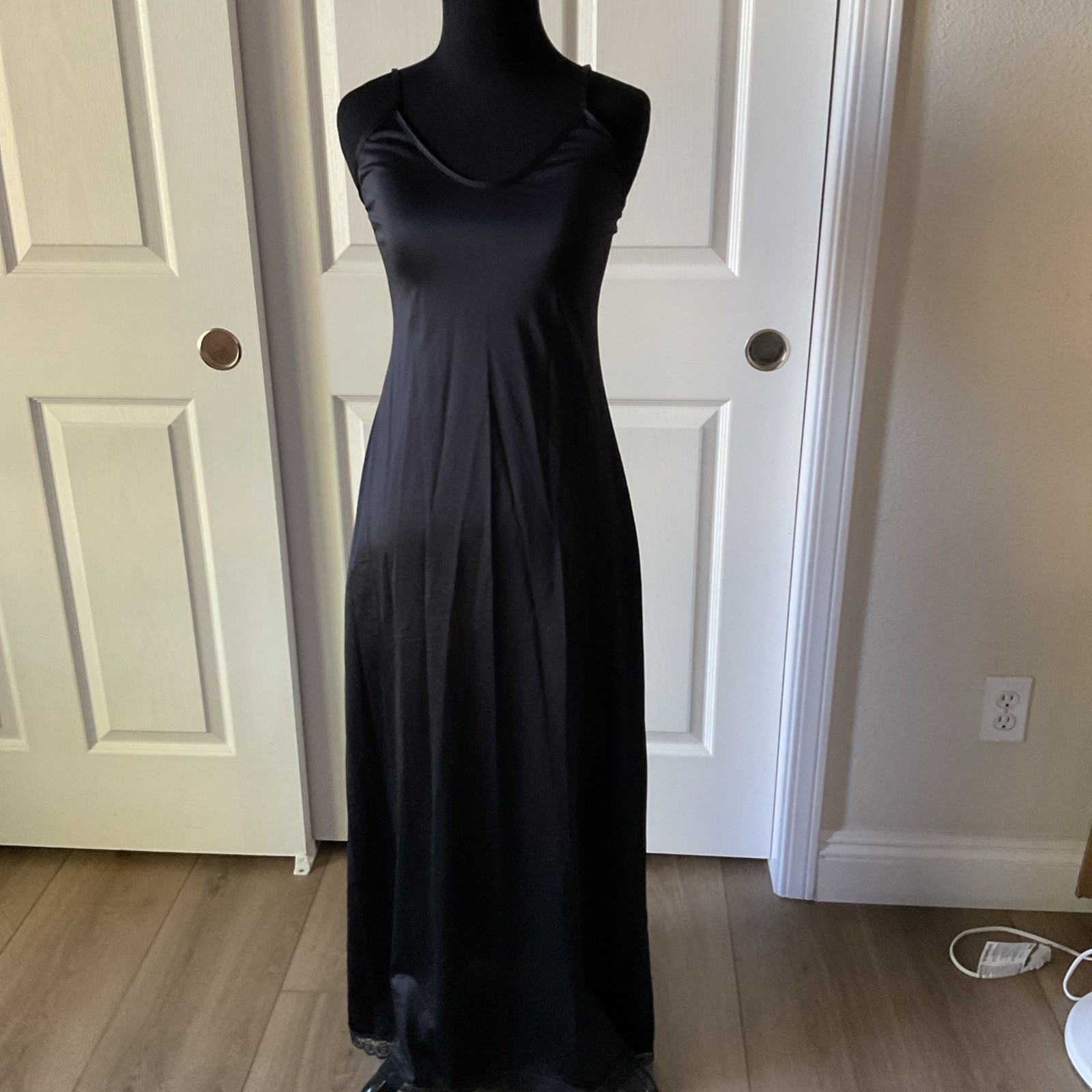 Vintage Vivienne Tam Long Black Slip / Night Gown Négligée Size XS
