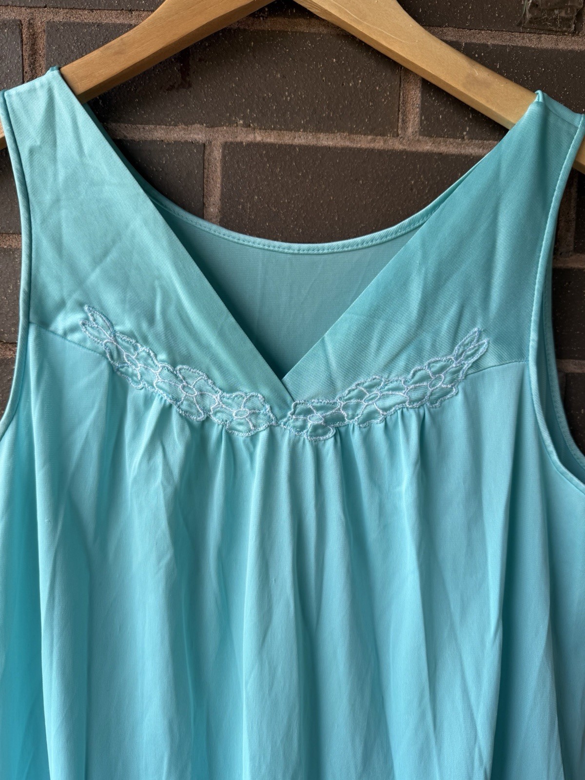 Vtg Vanity Fair Nightgown Medium Aqua Blue Nylon Tricot Quilted Floral Applique