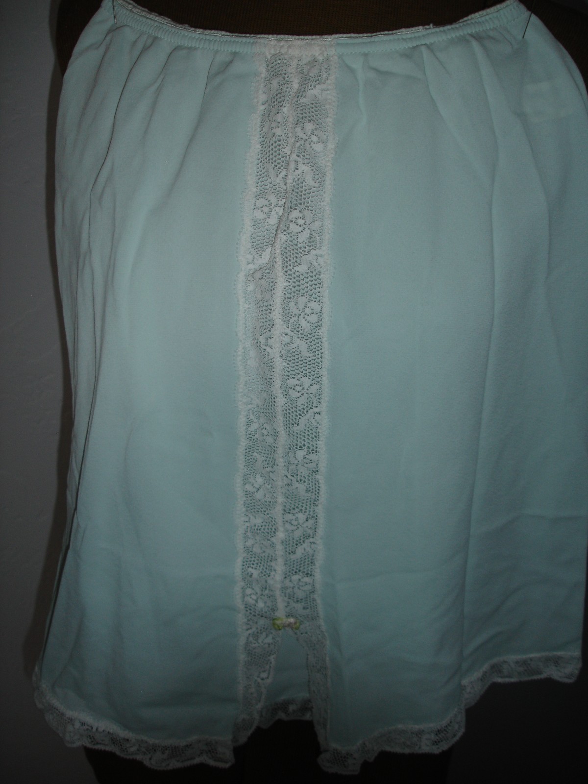 VTG.MAIDENFORM BLUE MINI HALF SLIP,SZ.SMALL.17 IN.LONG GUC